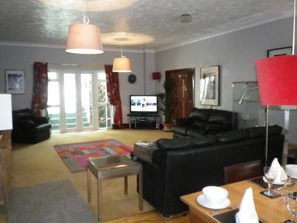 Bridge Hall Apartments Уестън сюпър Меър Екстериор снимка